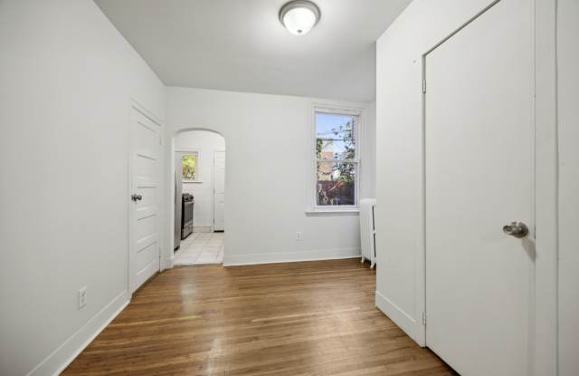2039 S Aikens St Gallery 4