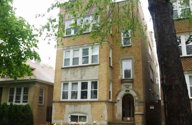 5749 N Spaulding Avenue photos photos