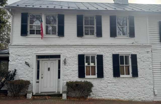 12 WIRT Street NW - 12 Wirt Street Northwest, Leesburg, VA 20176