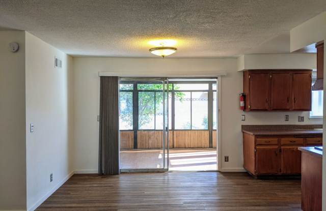 7902 Rhine Dr Gallery 3