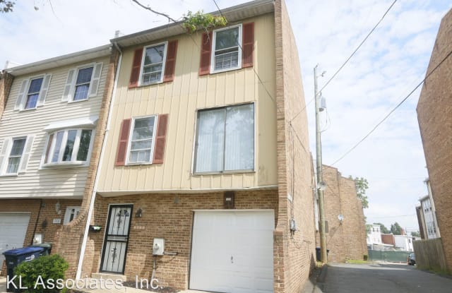 1910 Naylor Road, SE Gallery 2
