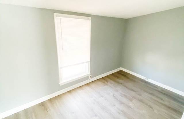 Cozy 2 Bed/1 Bath Home!! - 4518 Tholozan Avenue, St. Louis, MO 63116