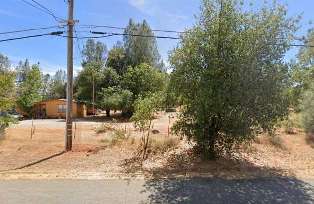 Two acre property with a barn! Gallery 3