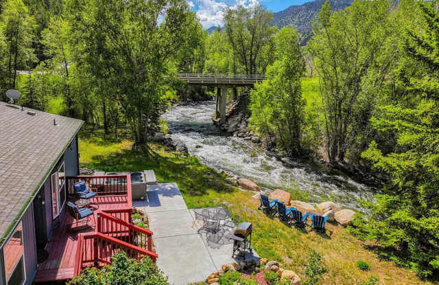 Clear Creek Escape: Private Half-Acre Mountain Home photos photos