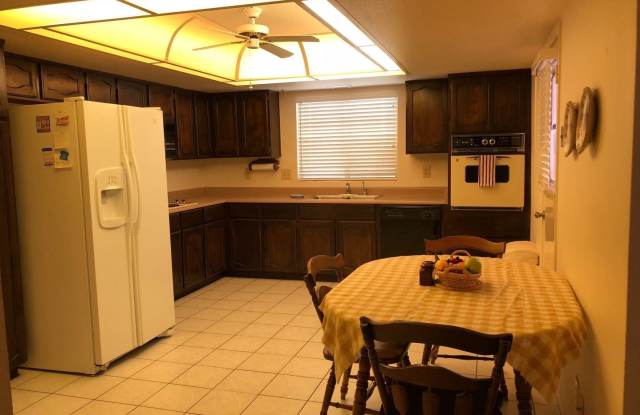 949 Leisure World Gallery 3