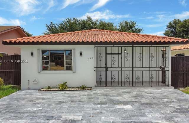 895 W 39th Pl photos photos