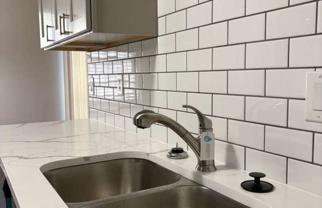 Relocate with Ease! Stylish Mid-Term Rental, All Utilities and Lawn Care Included! Gallery 4