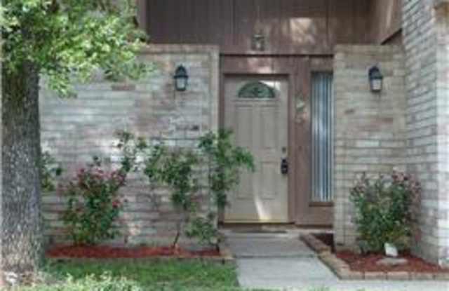 21211 Waymare Ln Gallery 2