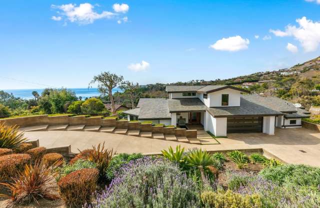 4 Bed, 5 bath home with stunning ocean views located in Malibu hills photos photos