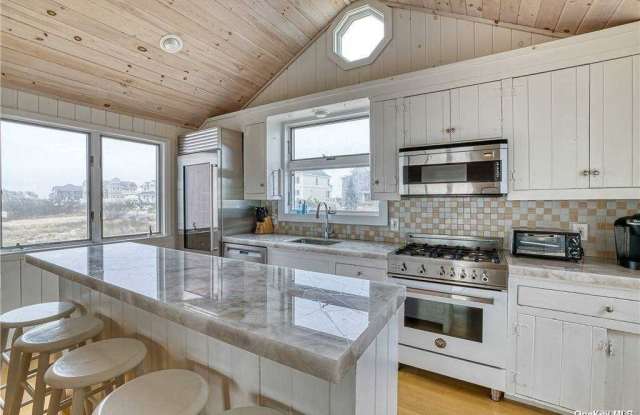 782 Dune Road Gallery 2