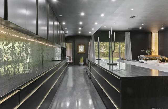 3 Bedroom House in Walnut Hills photos photos