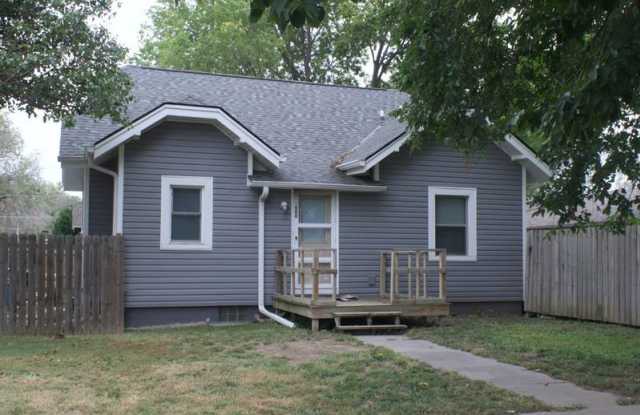2000 S 8th St photos photos