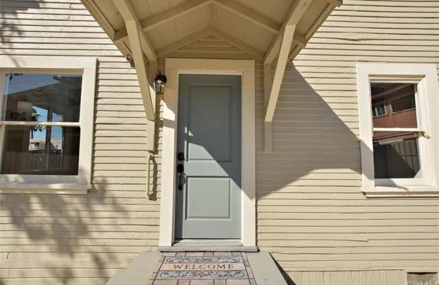1705 Burlington 1/2 Gallery 4