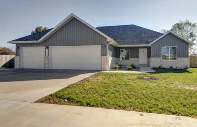 BRAND NEW 4 bedroom house in SW Springfield! photos photos