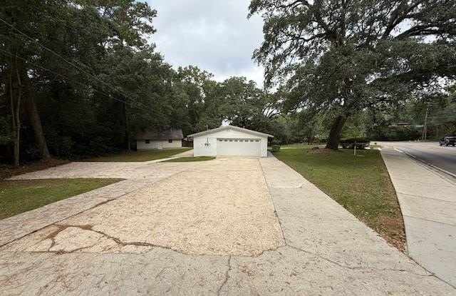 1601 Salmon Dr Gallery 2