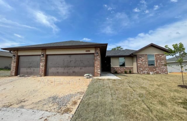 625 Southgate - 625 South Southgate Drive, Nixa, MO 65714