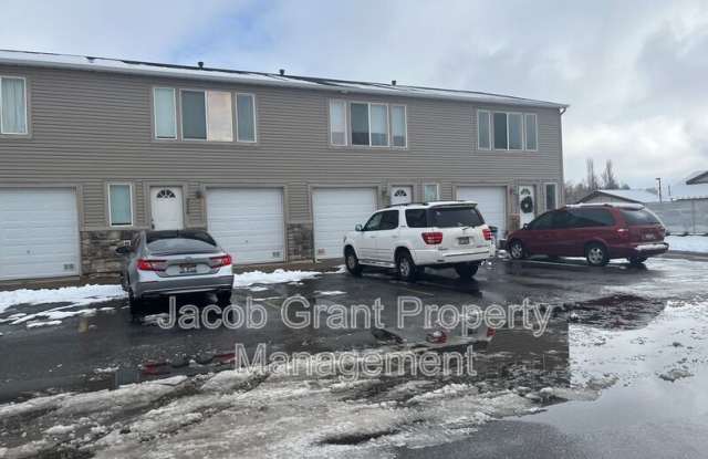 3528 Greenfield Drive - 3528 Greenfield Drive, Ammon, ID 83406