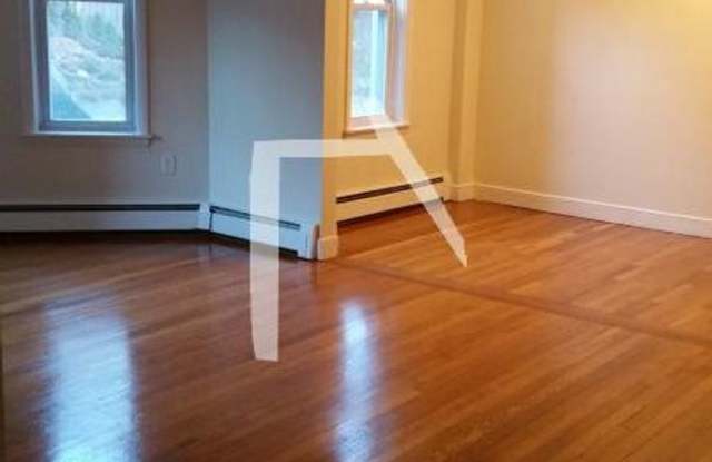 Tappan st next To Star Market and train Heat HW inc NO FEE NO SECURITY Now through Feb photos photos