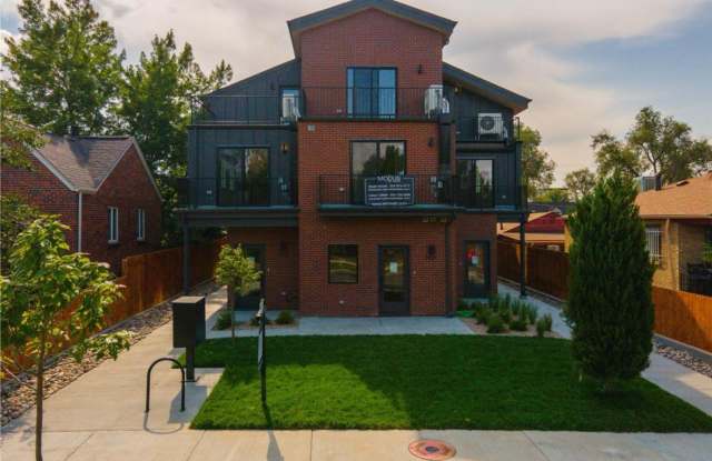 Unbelievable 2 Bed + Den Townhome - The Ultimate Urban Retreat in Sloan’s Lake! photos photos