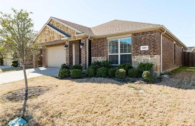800 English Ivy Drive Gallery 2