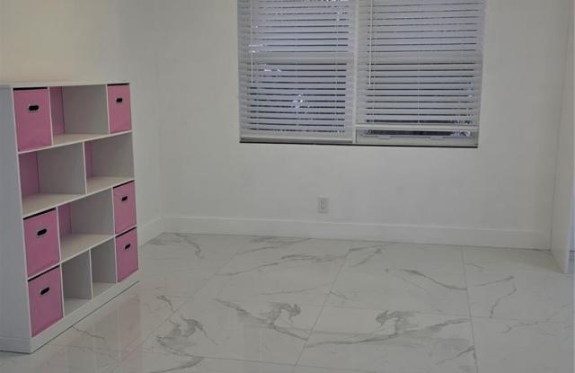 5332 NW 18th Street Gallery 3