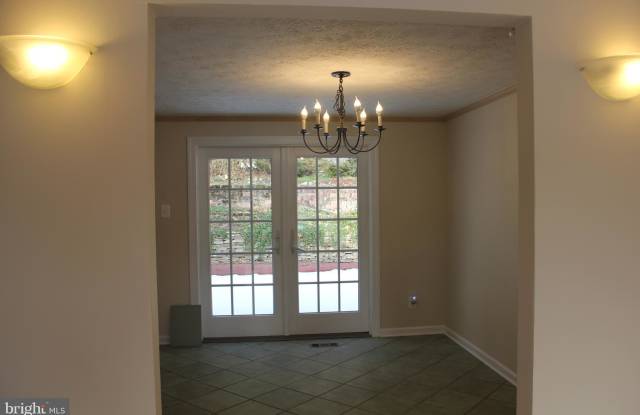 6601 OVERLOOK COURT Gallery 4