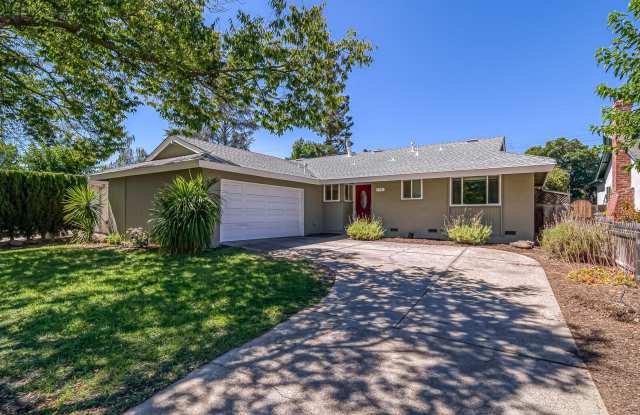 Don't Miss your Opportunity 3br2ba Convenient location to call home photos photos