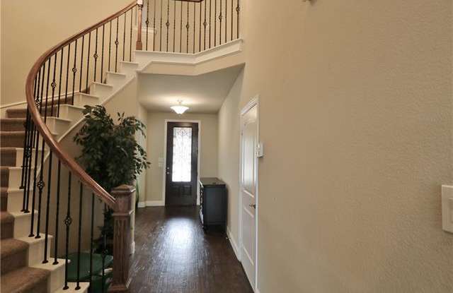 2469 Kingsgate Drive Gallery 4