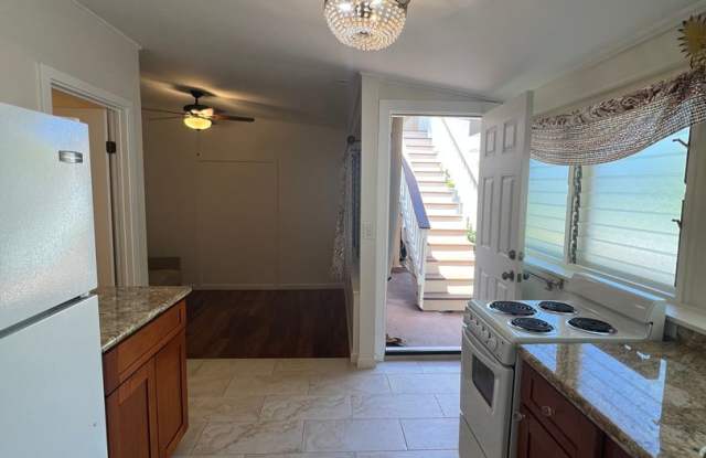 Newly renovated 1 bedroom, 1 bath, 1 parking in Palolo! photos photos