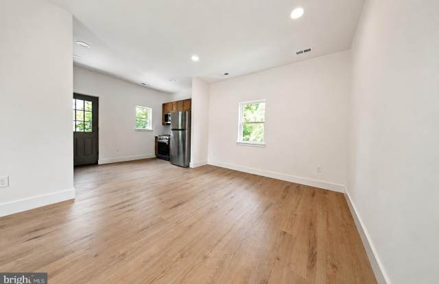 10 MYRTLE Avenue photos photos