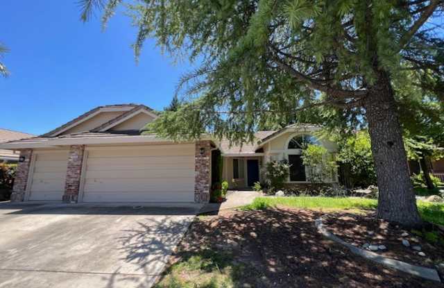 BEAUTIFUL HOME WITH POOL IN ROSEVILLE! - 1528 Dickinson Drive, Roseville, CA 95747