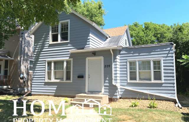 209 Center St - 209 Center Street, Mankato, MN 56001