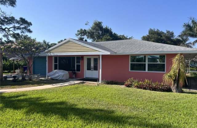 652 NW Sunset Drive photos photos