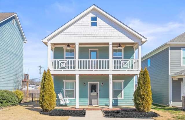 Your New Home! 3 Beds, 2.5 Baths, Hardwood Throughout, Fenced Back Yard, 3 Patios, + Community Pool! photos photos