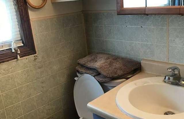 2 Bedroom Canton Home for Rent Gallery 4
