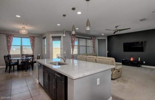 4-Bedroom Single-Level Home in Gated Stoneledge at North Canyon Gallery 3