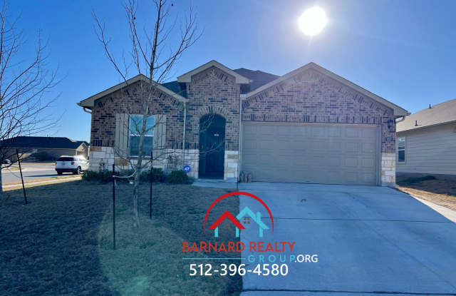 Available August 8: Four Bedroom House on Corner Lot Gallery 3