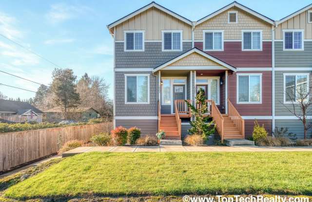 Fabulous Courtyard-Facing Corner Lot Unit | 3 BR | 2.5 BA Townhome | Across the Street from Melilah Park photos photos