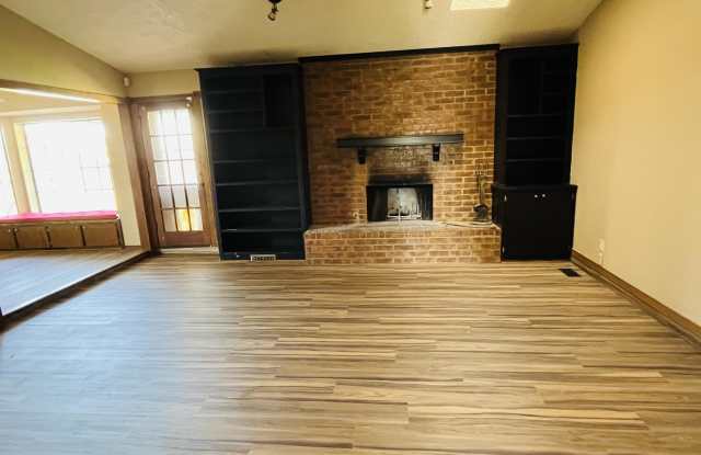 2109 Tracys Terrace Gallery 2