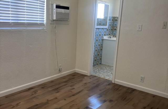 83632 Manzanita Avenue Gallery 3