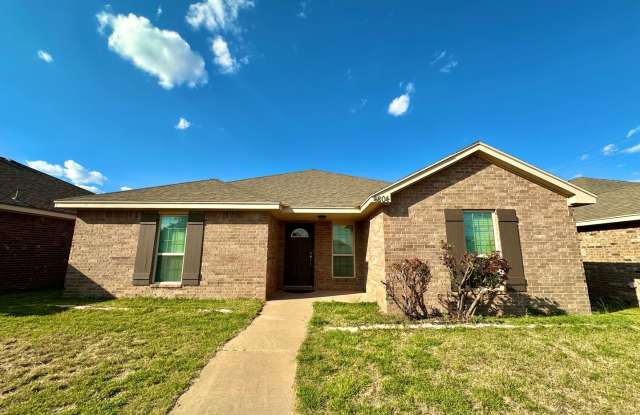 Sharp 3/3/2 in North Lubbock! photos photos