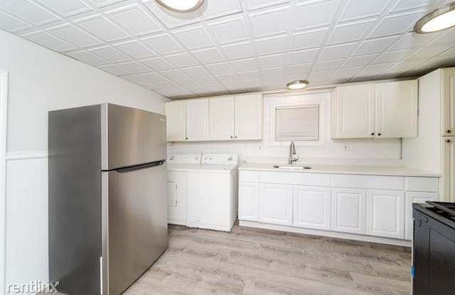 169 Hutton St Apt 1 Gallery 4