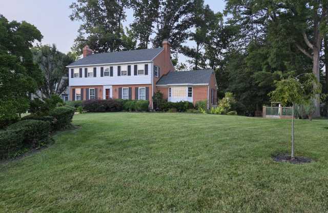 4739 Neptune Drive Gallery 1