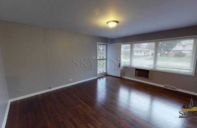 16229 Richmond Avenue Gallery 2