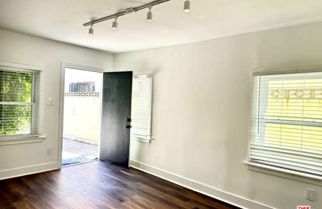 5724 La Mirada Ave photos photos