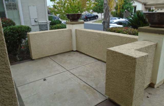 BEAUTIFUL 2 STORY IN WEST ROSEVILLE! 4 BEDROOM, 3 BATH, 3 CAR GARAGE, WITH LOW MAINTENANCE YARD! photos photos