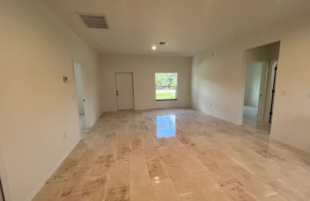 Now available! Modern 3Bd / 2Ba Single Family home w/ Garage! Gallery 4