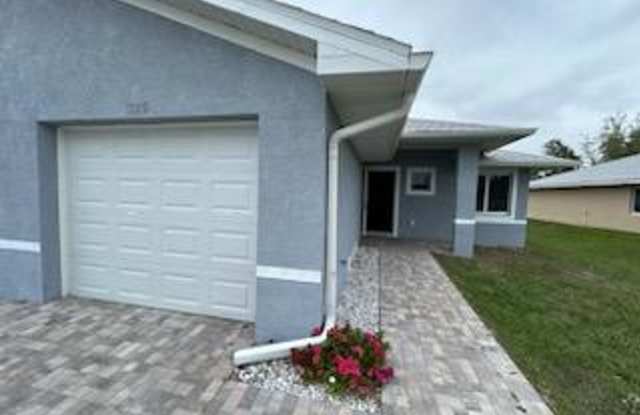 Duplex Unit For Rent In Port Charlotte Gallery 3