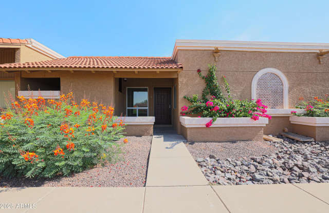 501 W Hononegh Drive unit: 6 photos photos