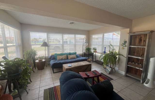 Beach Side Bungalow Gallery 4